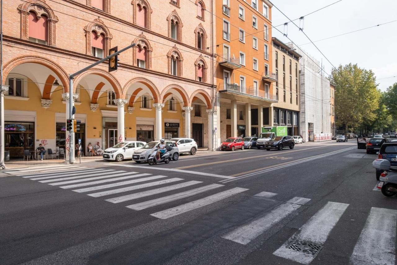 A Due Passi Dalla Pinacoteca Apartment Болонья Екстер'єр фото