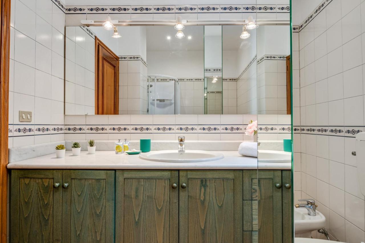 A Due Passi Dalla Pinacoteca Apartment Болонья Екстер'єр фото